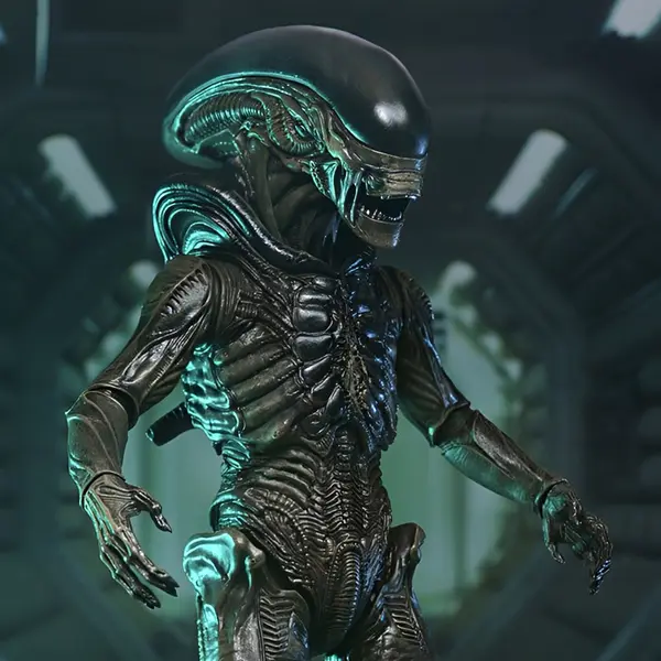 ALIEN Earth Figurine Xenomorph Ultimate Neca