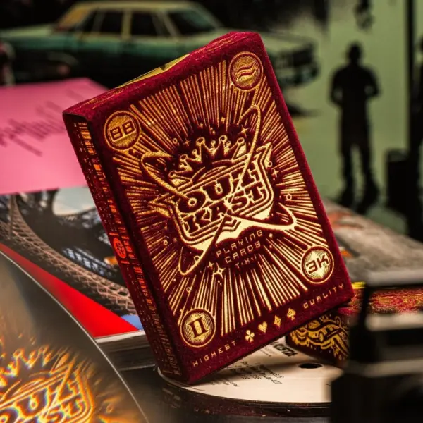 Outcast - Jeu de cartes Outcast Red Velvet